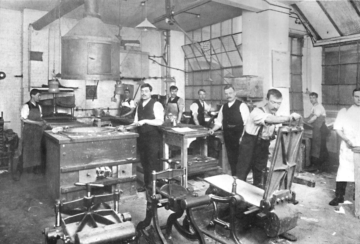 Dalziel Döküm Limited Şirketi. - Earl Sokağı Tesisleri. Kalıp ve Döküm Tesisi ve Personeli, 1909. by Fradelle and Young