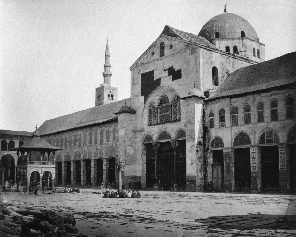 Mescidin dış görünümü, Emevi Camii, Şam, Suriye, 1862 by Francis Bedford