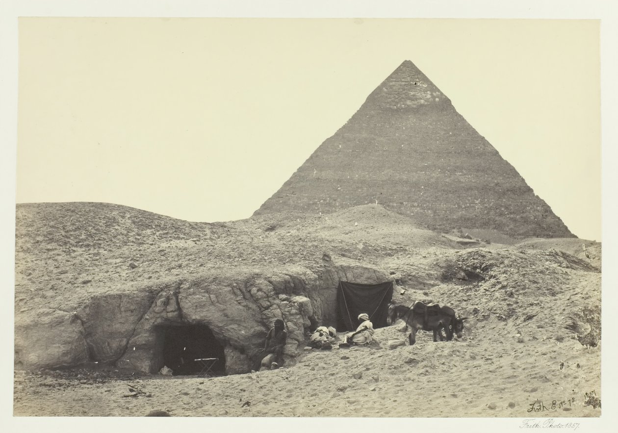 Kaya Mezarları ve Belzoni Piramidi, Gize, 1857. by Francis Frith