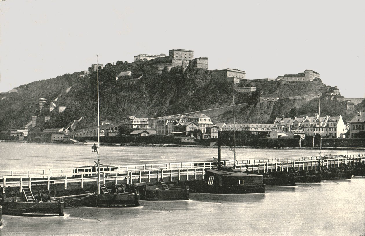 Ren Nehri üzerindeki Ehrenbreitstein Kalesi, Almanya, 1895. by Frith and Co