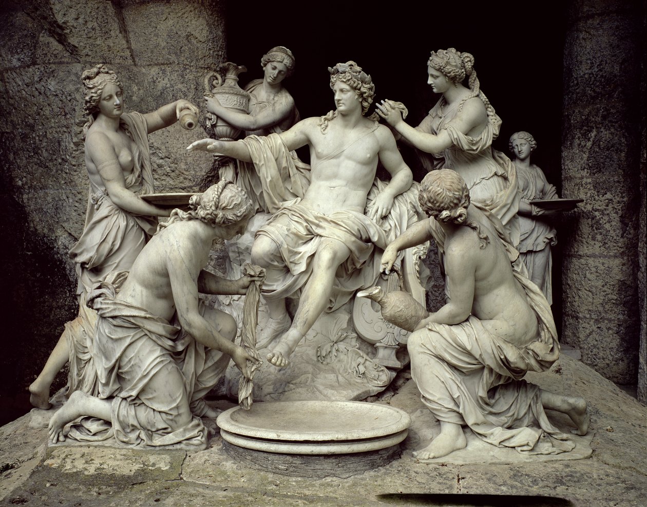 Thetis Mağarası için tasarlanan Periler Tarafından Eğilen Apollo, Thomas Regnaudin'in (1622-1706) 1666-75 (mermer) yardımıyla idam edildi by Francois Girardon