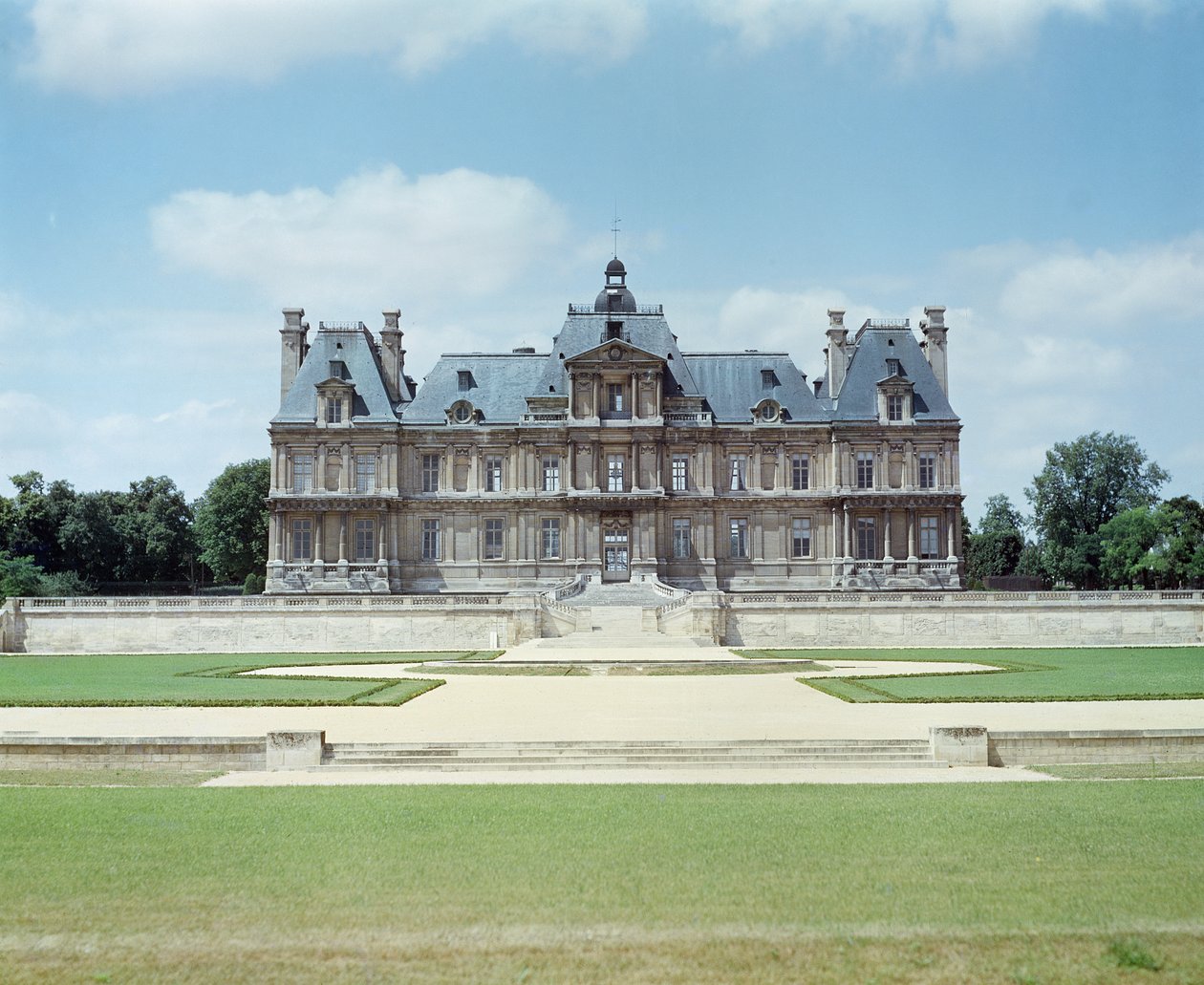 1642-51 yılları arasında inşa edilen Chateau de Maisons-Laffitte