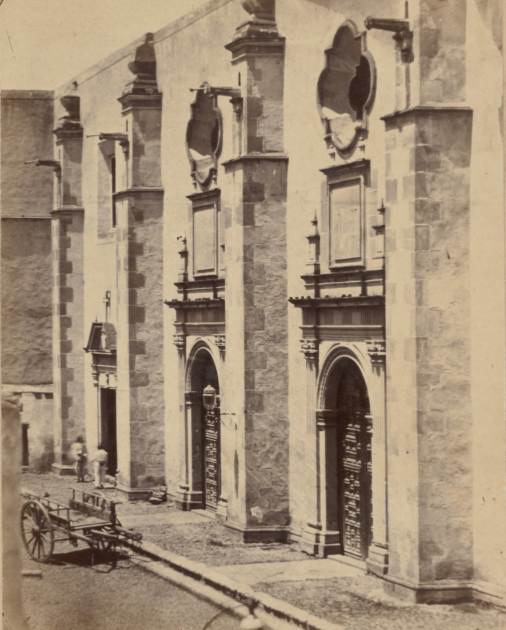 [Meksika İmparatoru Maximilian ve askerlerin hapsedildikleri yer], 1867. by Francois Aubert