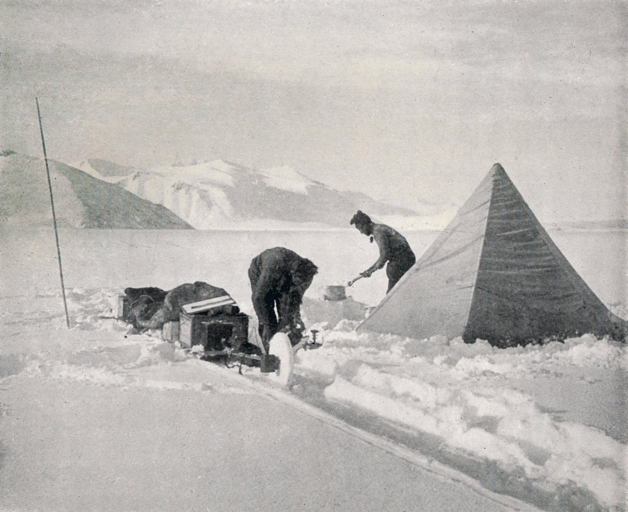 Yeni Kar Off Noktasında Ağır Kızak Hayal kırıklığı, Aralık 1911, 1913 by Frank Debenham