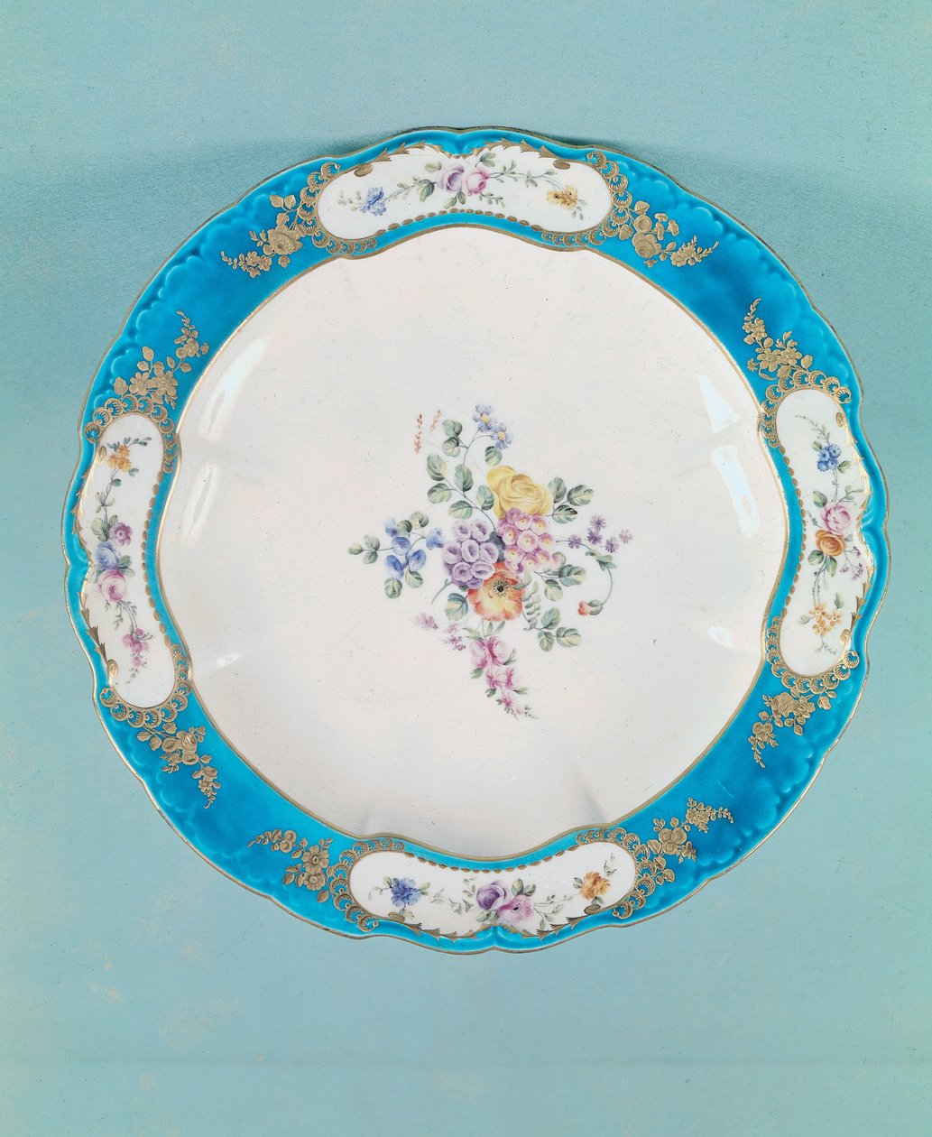 Çiçek desenli tabak, Sevr (porselen) by François Boucher
