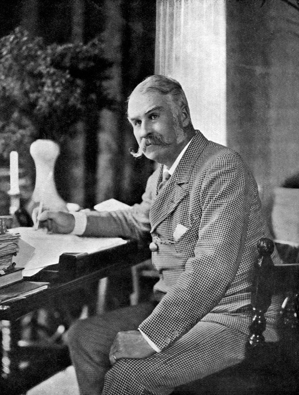 Sir William Schwenck Gilbert 1836-1911, İngiliz oyun yazarı ve mizahçı, 1911-1912. by Frederick Downer and Sons