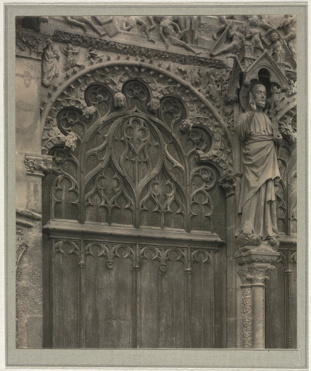 Bourges Katedrali: Nef Altında Crypt, c. 1900. by Frederick Henry Evans