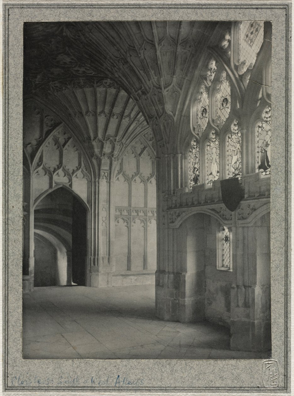 Gloucester Katedrali - Cloisters: Güney ve Batı Sokakları, c. 1900. by Frederick Henry Evans