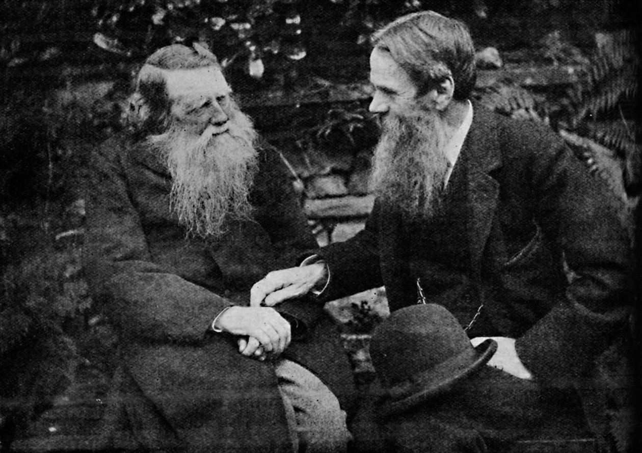 Ruskin ve Holman Hunt Sanat Üzerine Bir Sohbetin Keyfini Çıkarıyor, c1925 by Frederick Hollyer
