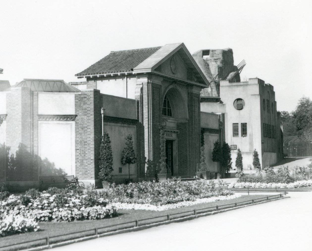 1928