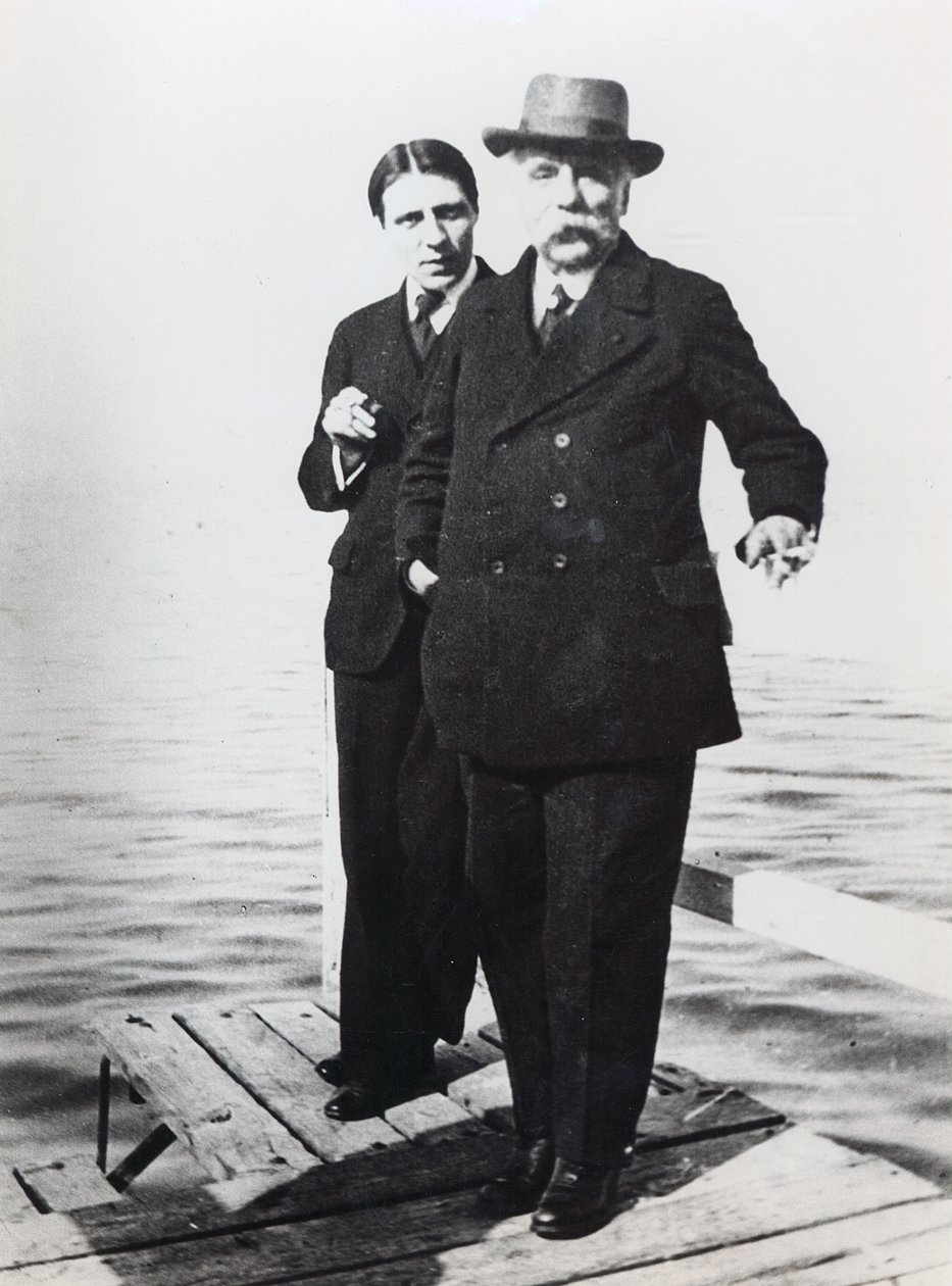 Alfred Cortot (1877-1962) ve Gabriel Faure (1845-1924), 20. yüzyılın başlarında by French Photographer