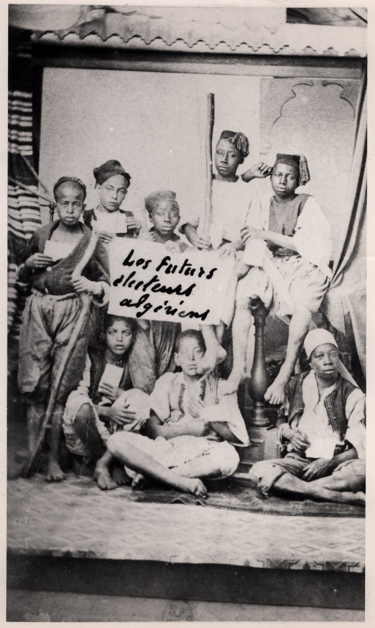 19. yüzyılın sonlarında Annaba bölgesinden Cezayirli Çocuklar by French Photographer