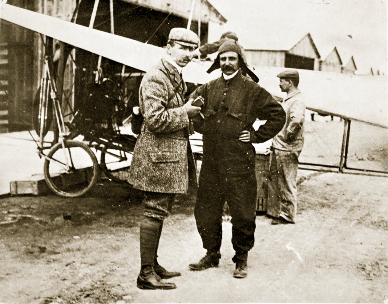 Bleriot, kanalı geçtikten sonra, James Jarche tarafından basılmış, 1909 (fotogravür) by French Photographer