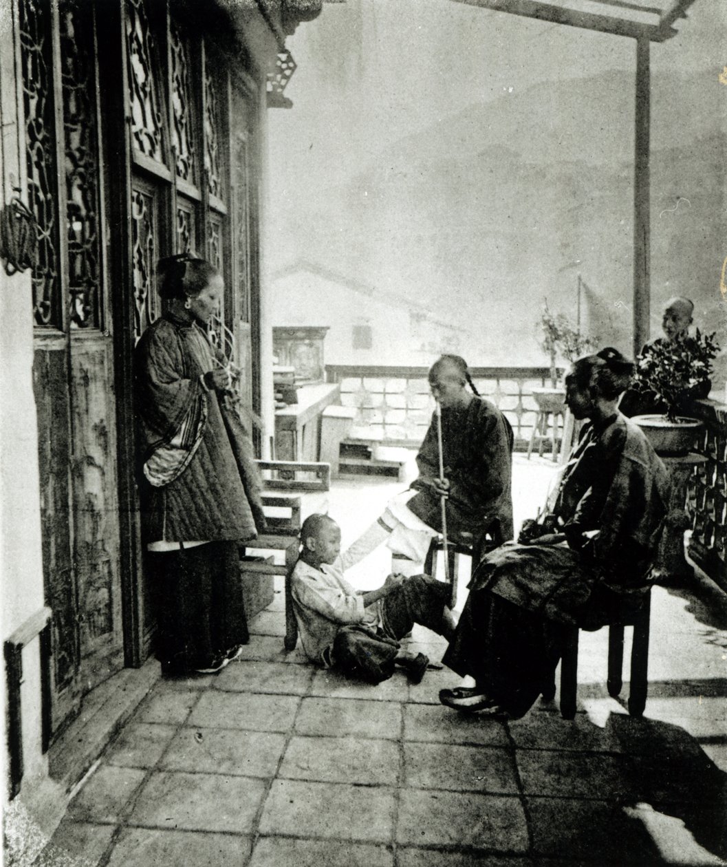 Çin halkı afyon içiyor, J. Thompson