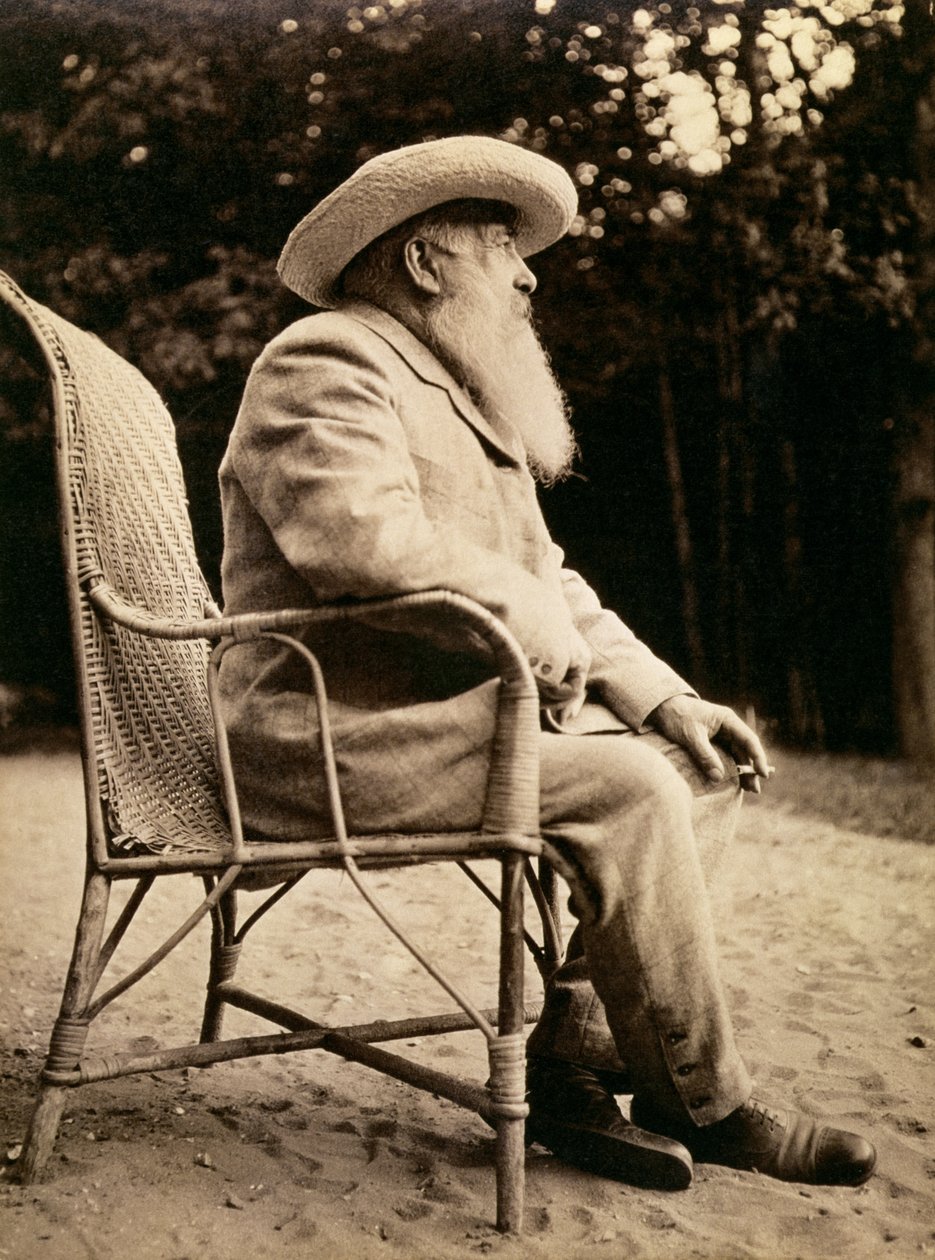 Claude Monet (1840-1926) Giverny bahçesinde, 1915 (1840-1926) by French Photographer