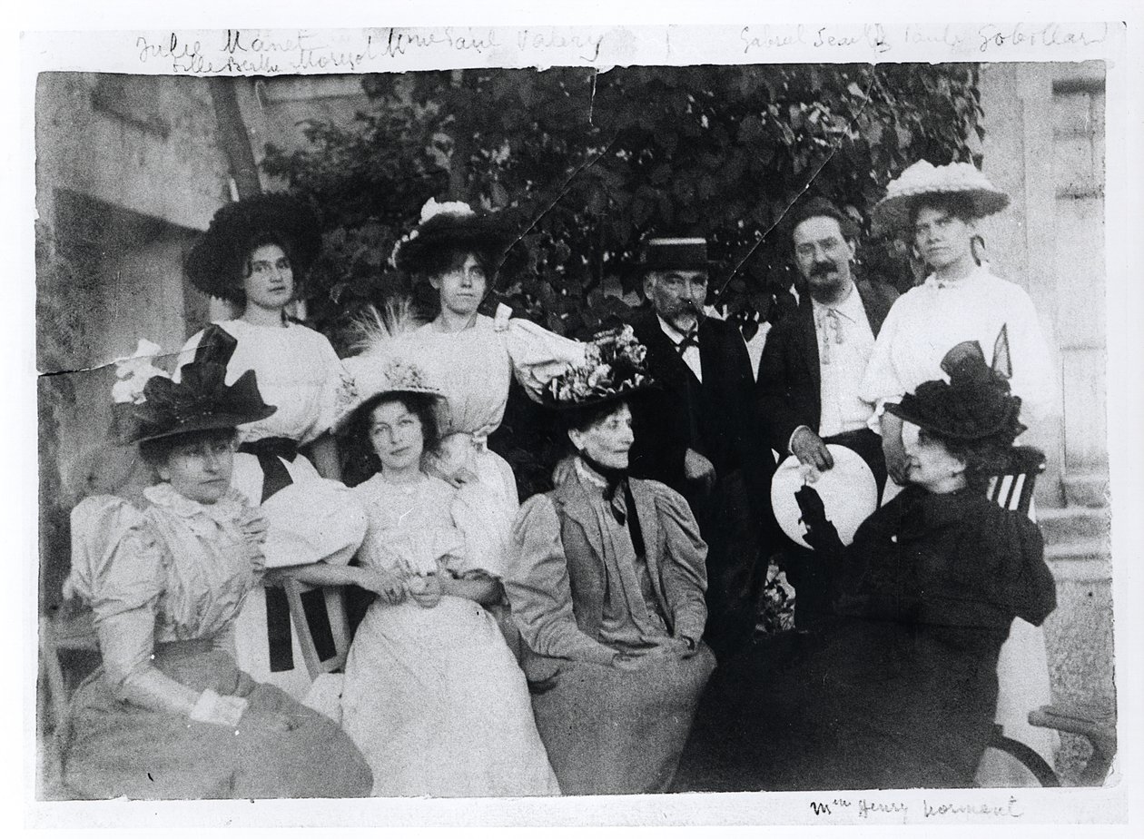 Stephane Mallarme (1842-98), Yaz veya Sonbahar 1896 ile Grup Portresi by French Photographer