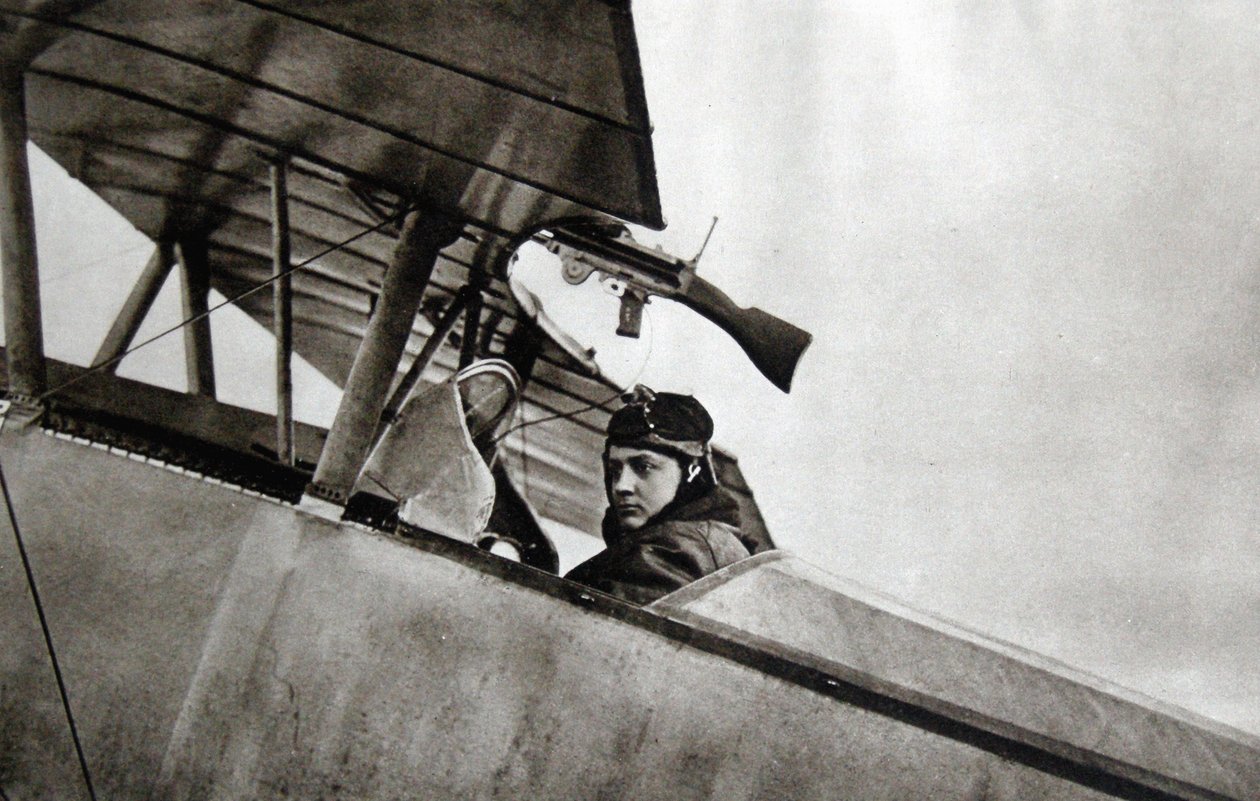 Guynemer, Nieuport 10 savaş uçağında, 1916 by French Photographer