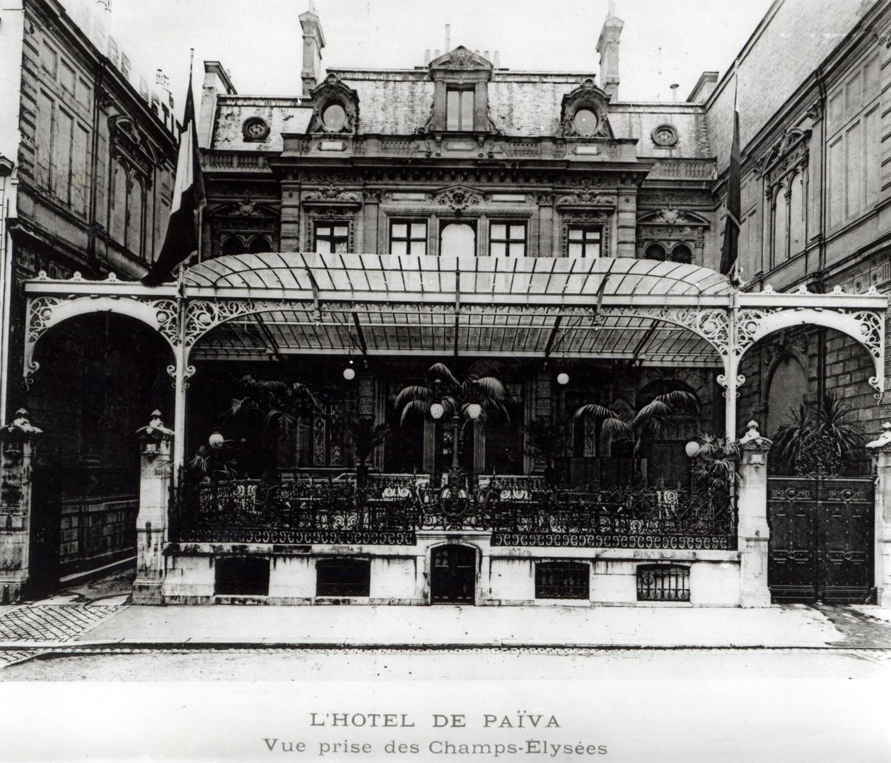 Champs-Elysees üzerinde LHotel de Paiva by French Photographer
