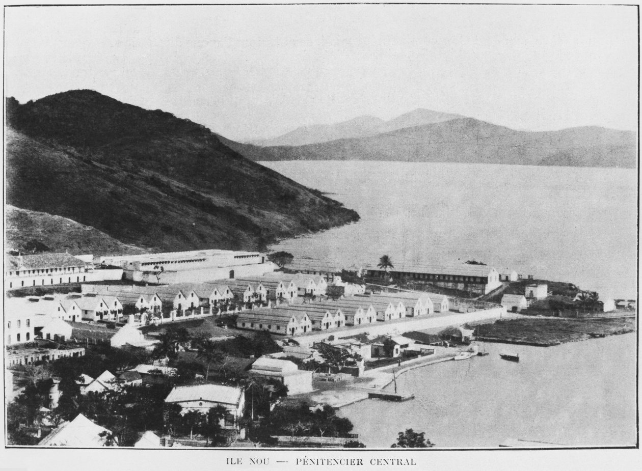 Yeni Kaledonya, Nou Adası, merkez hapishane, La Depeche Coloniale, 1903 by French Photographer