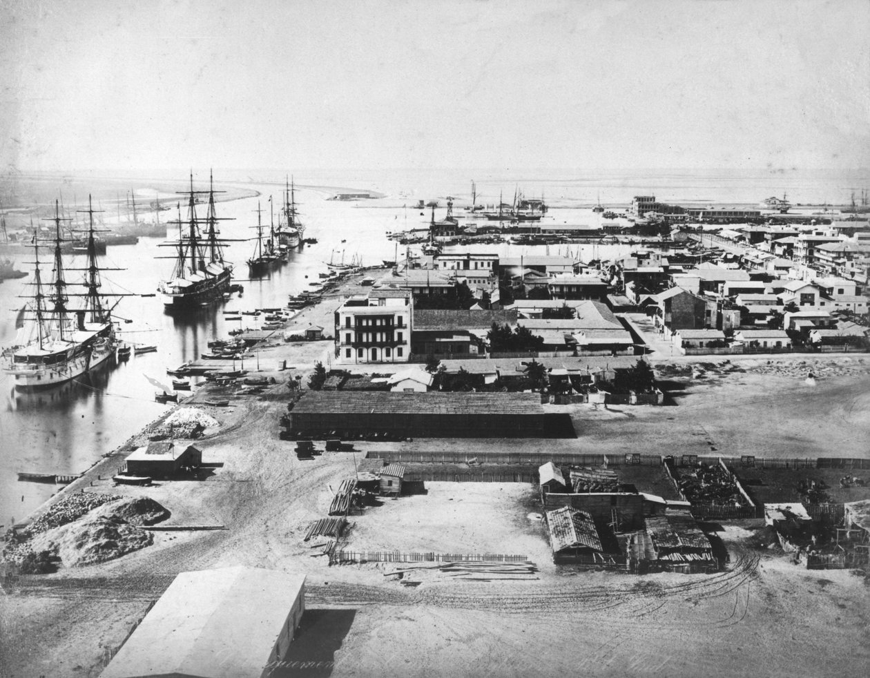 Port Said ve Süveyş Kanalı, 1875 dolayları by French Photographer