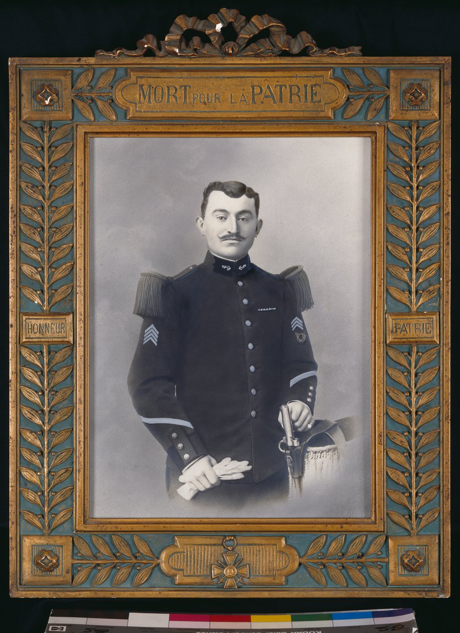 Koloni Piyadesinden bir çavuşun portresi by French Photographer