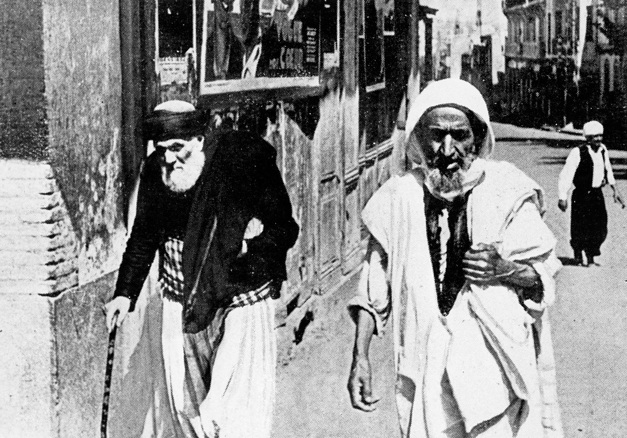 Yan yana: bir Yahudi ve bir Müslüman by French Photographer
