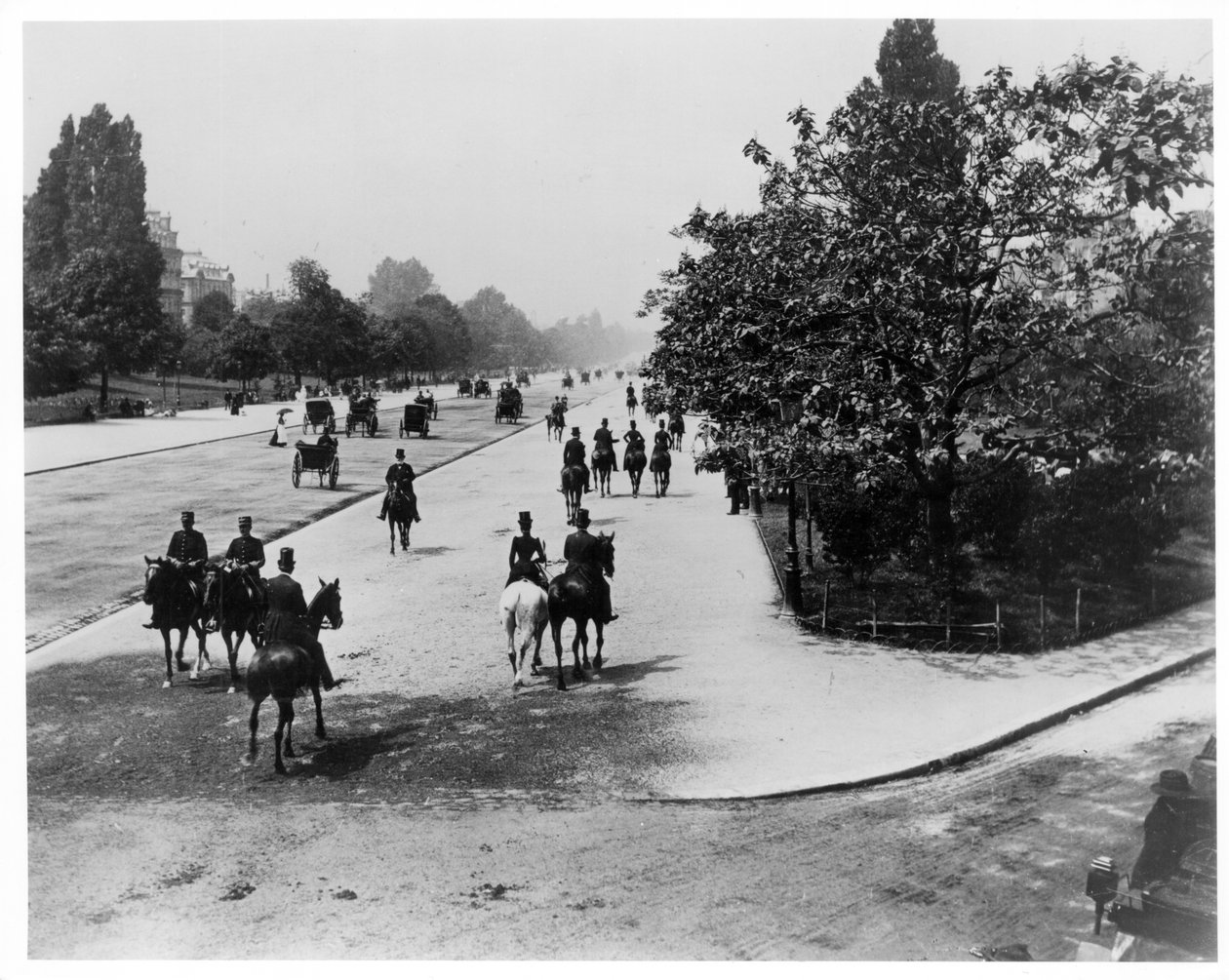 Bois de Boulogne, Paris, 1900 dolayları by French Photographer