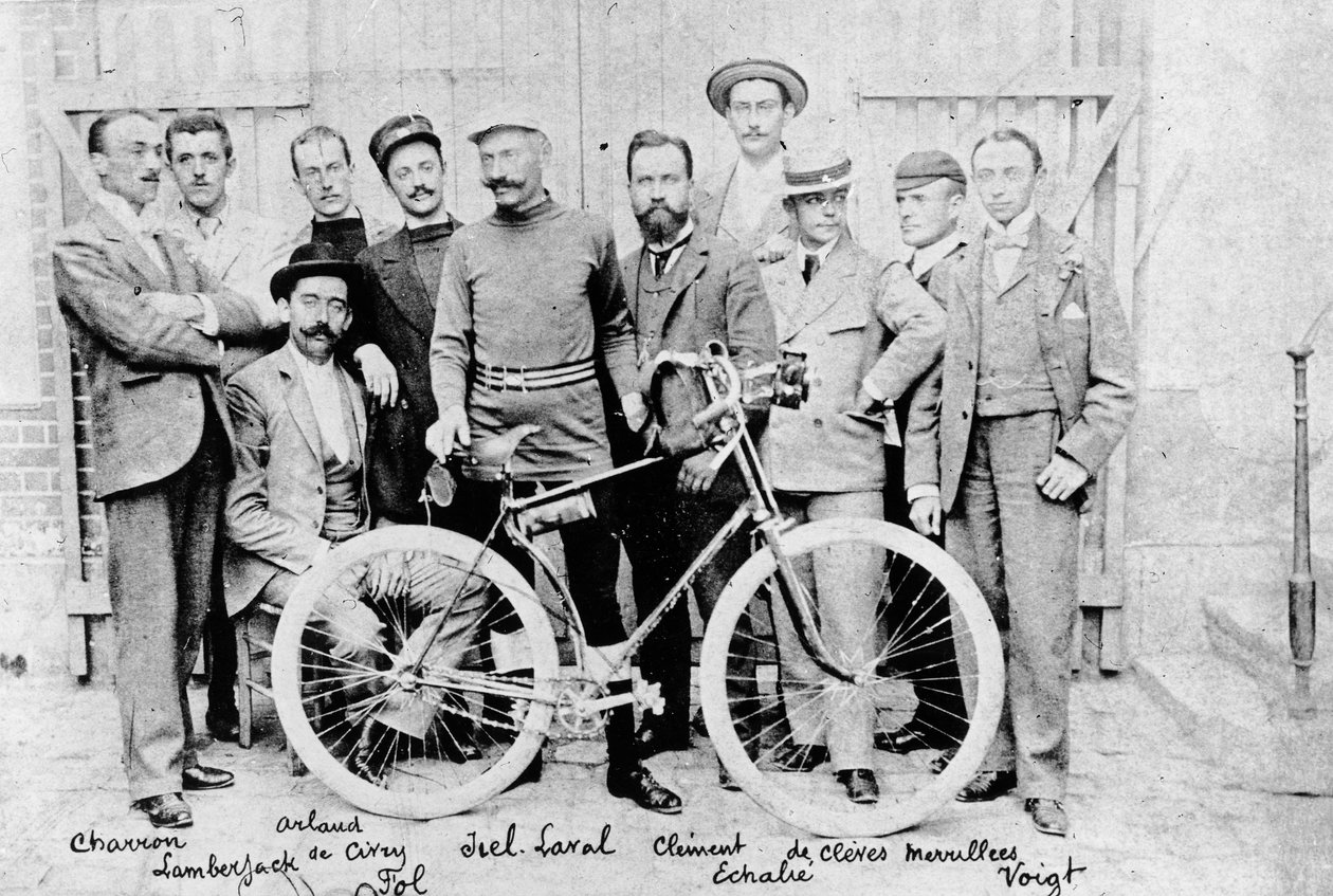 Yarış bisikletçisi Jiel-Laval, bisikleti Clement ile Paris-Brest yarışında 2., 1891 by French Photographer
