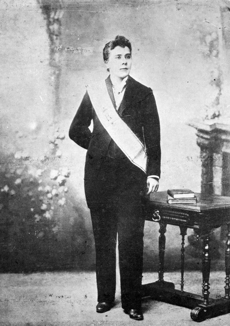 Palladizm müfettişi gibi giyinmiş sözde Diana Vaughan, 1895 dolayları by French Photographer