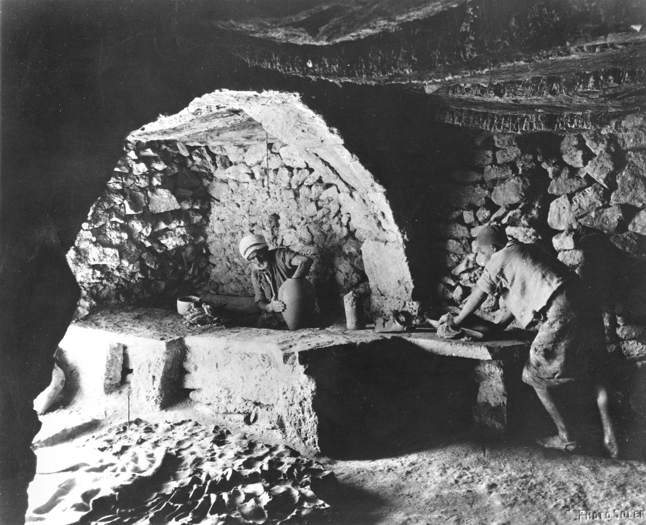 Tunuslu Çömlekçi, Djerba adası, c.1900 by French Photographer