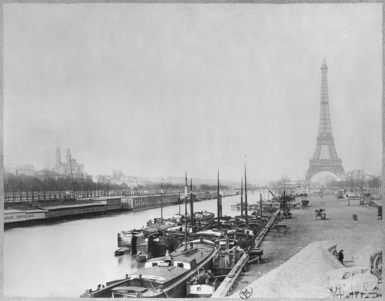 Seine ve Eyfel Kulesi, Paris kıyılarının görünümü by French Photographer