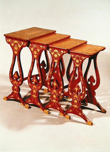 Nest masalar, Napoleon III Style (lakeli ahşap) by French School