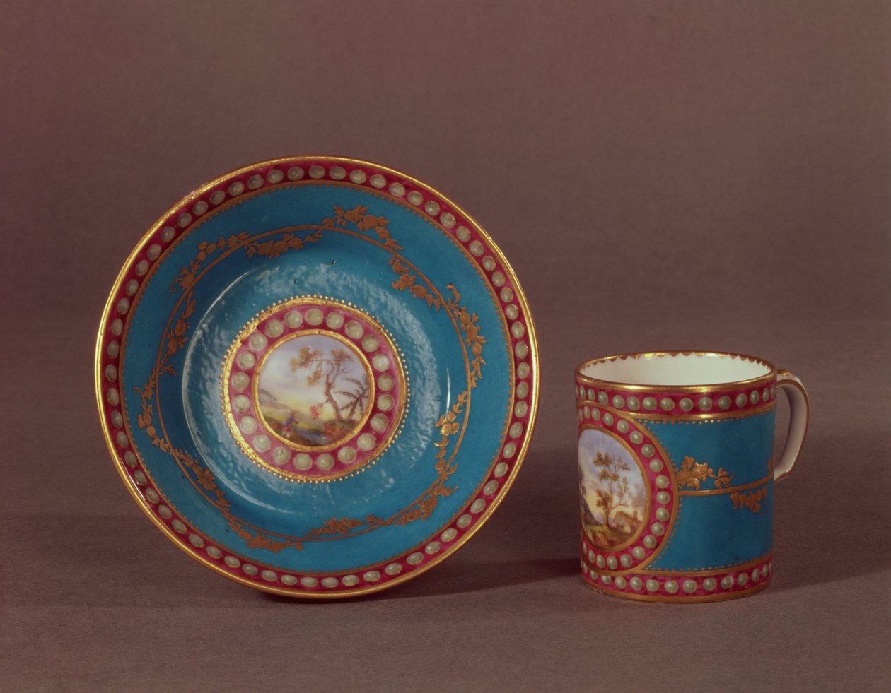 Sevres bleu celeste kahve fincanı ve tabağı, c.1780 (porselen) by French School