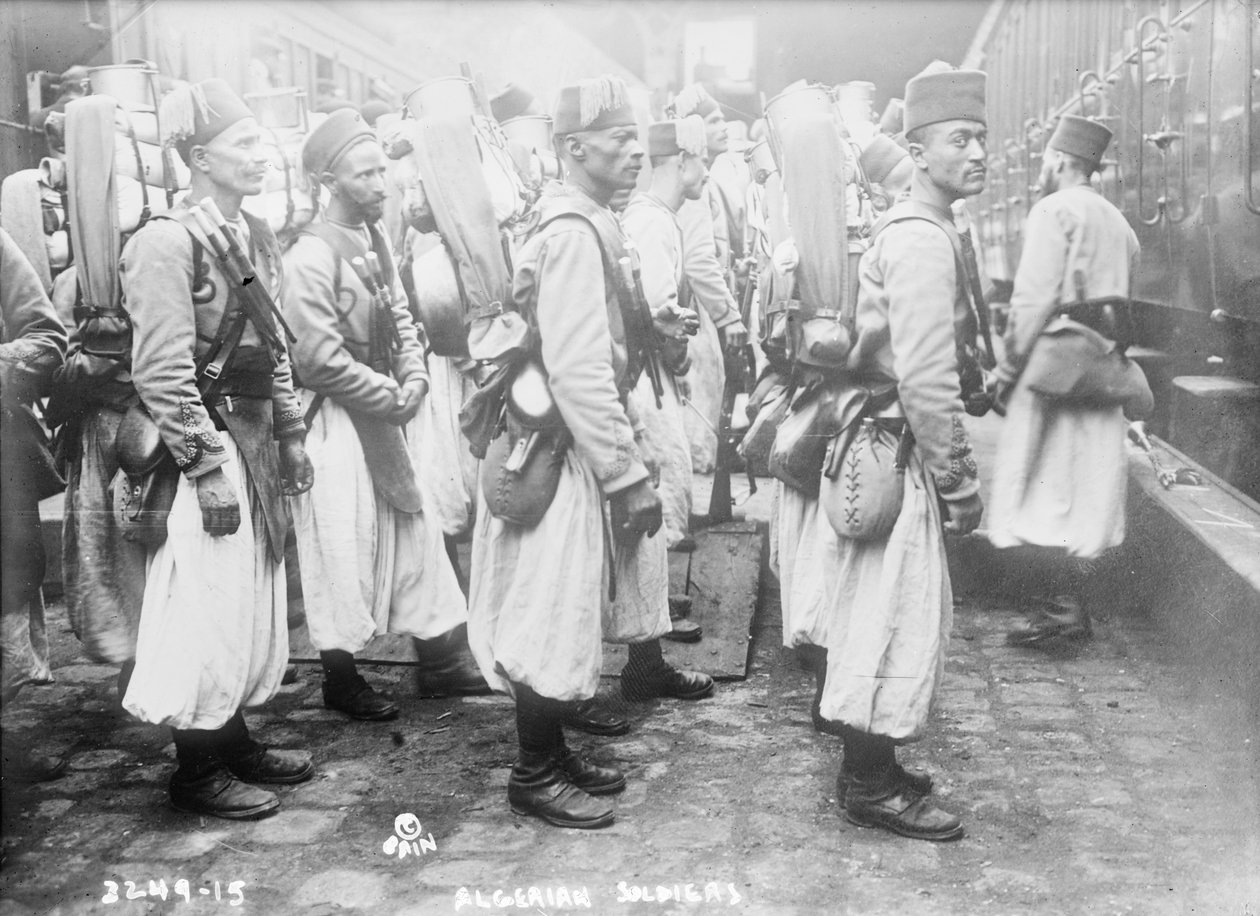 Cezayir askerleri, 1914-15 by French Photographer