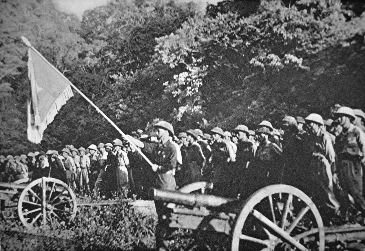 Dien Bien Phu kuşatması sırasında, Kasım 1953-Mayıs 1954 (renkli taş) by French Photographer