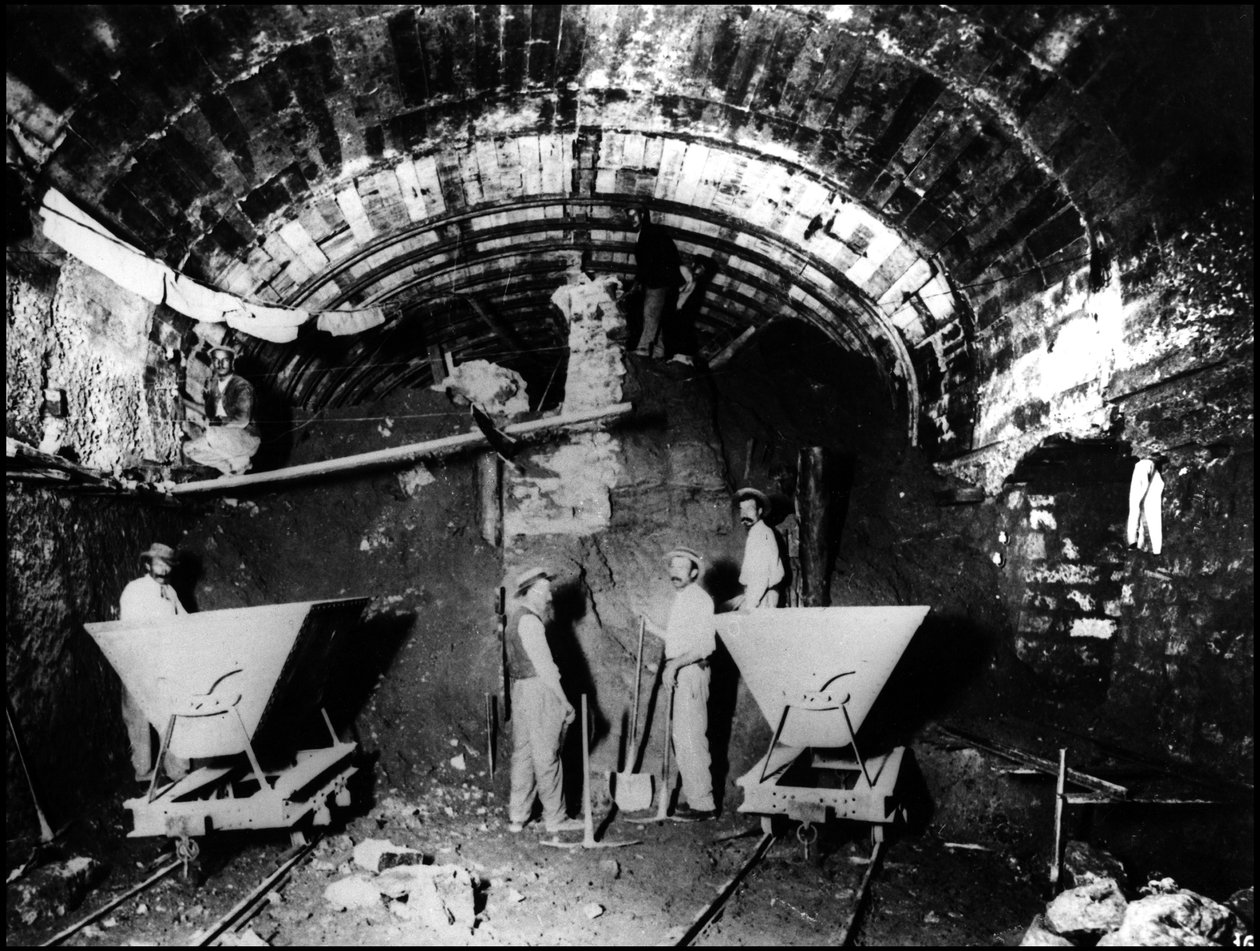 Paris metrosunun inşaatı - metropolün işleri: hat 1