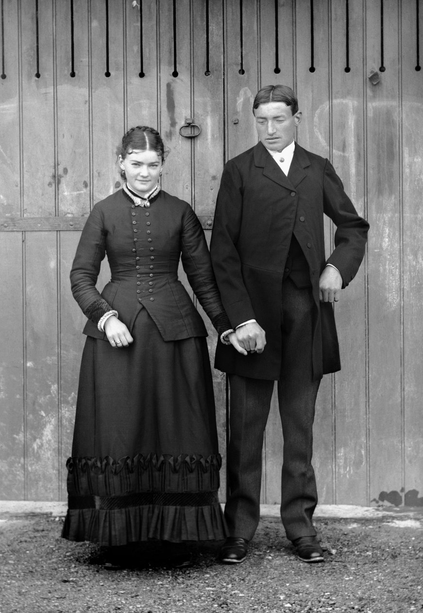 Pazar günü çift, oğullarının ilk komünyonunu kutlamak için, 1880 civarında, Haute-Marne