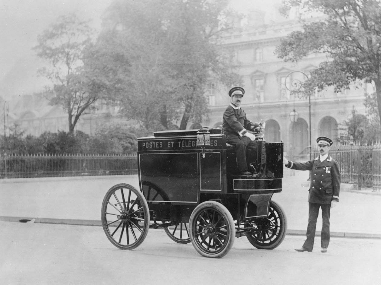 Elektrikli posta arabası, 1901 by French Photographer