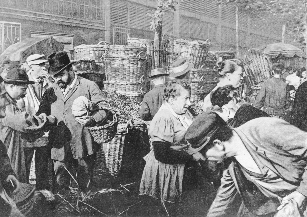 Zilden önceki son satışlar, rue Rambuteau, Les Halles, Paris, 1897 by French Photographer