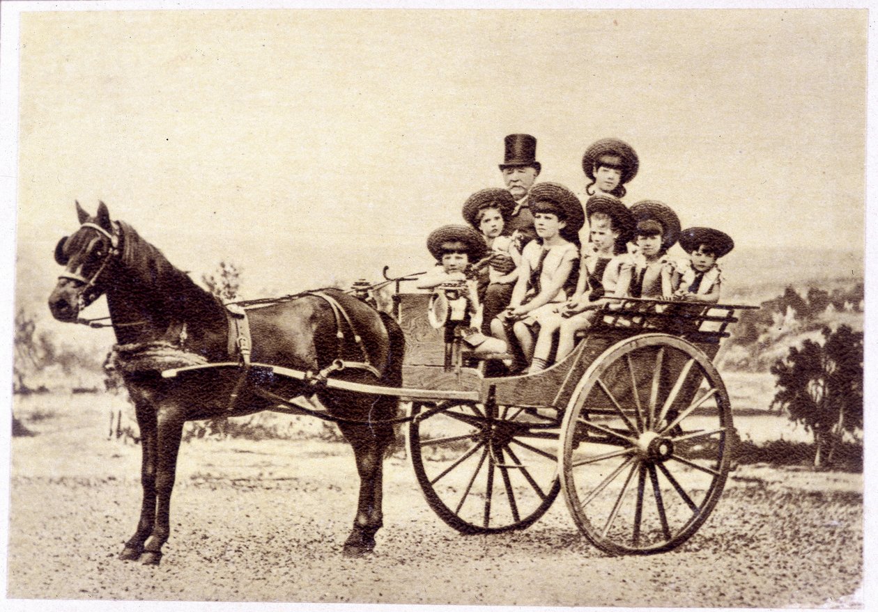Ferdinand de Lesseps (1805 - 1894) ve torunlarının portresi by French Photographer