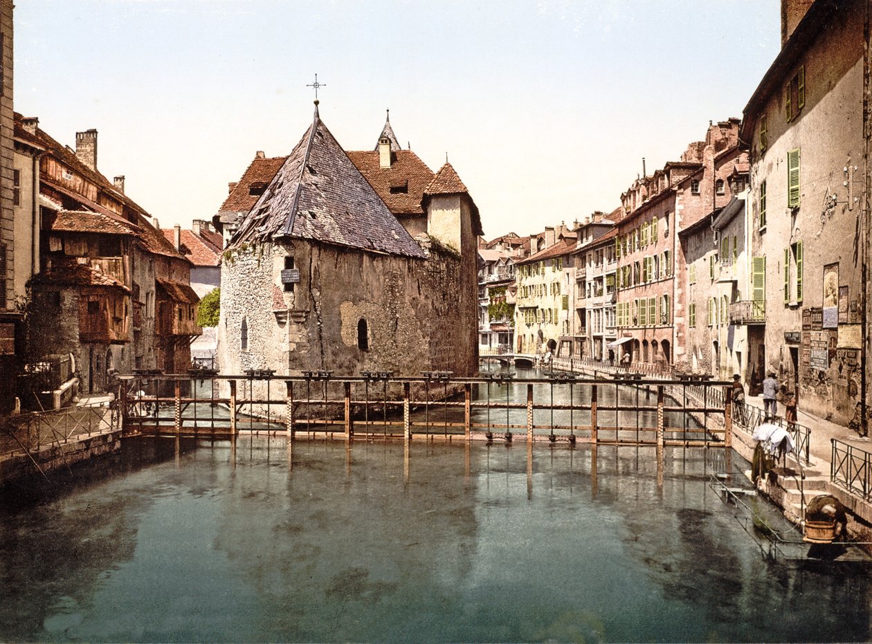Thiou Kanalı üzerindeki Palais de lIsle, Annecy, 1890-1900 by French Photographer