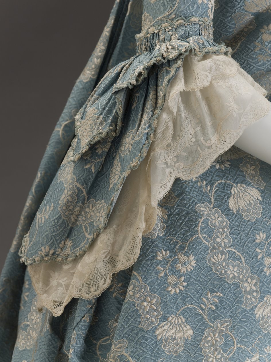 Mavi elbise, 1760 dolayları (ipek brokar) by French School