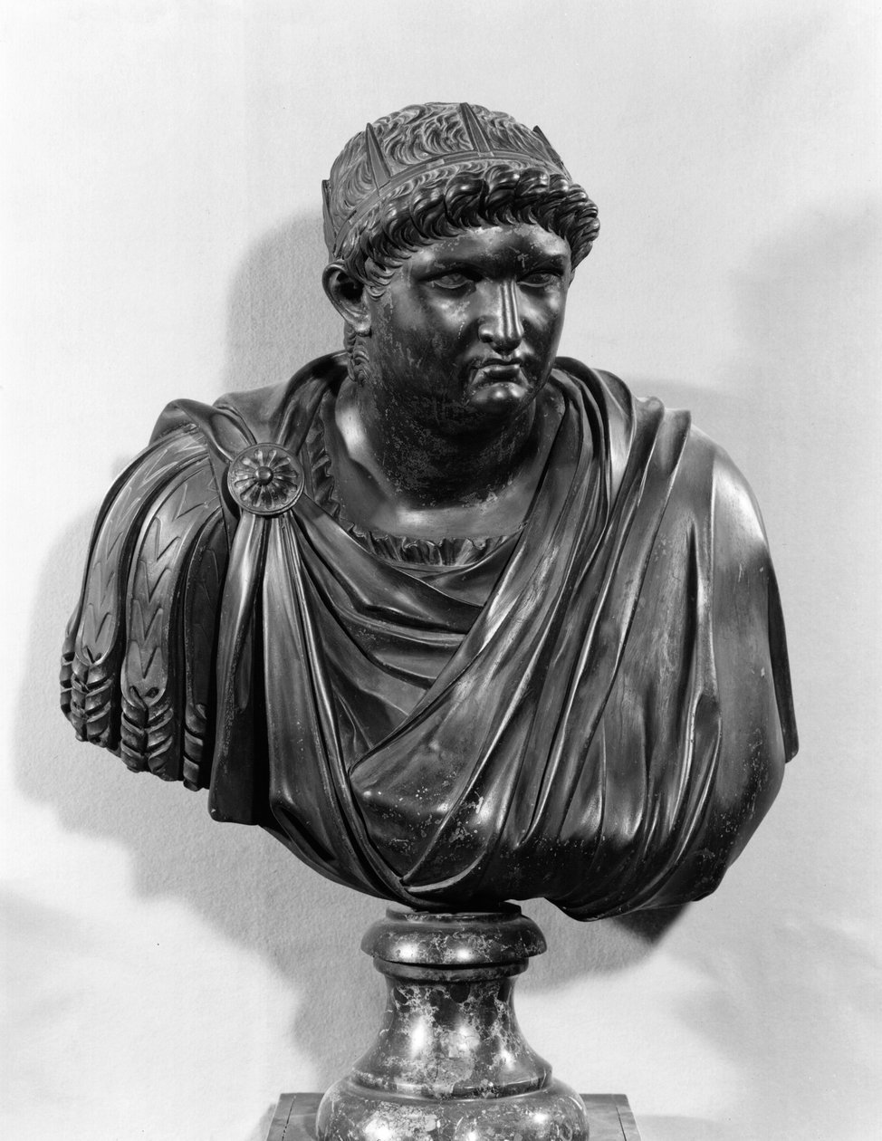 Nero Büstü (MS 37-68), antik dönemden bir orijinalin kopyası (bronz) (s/b fotoğraf) by French School