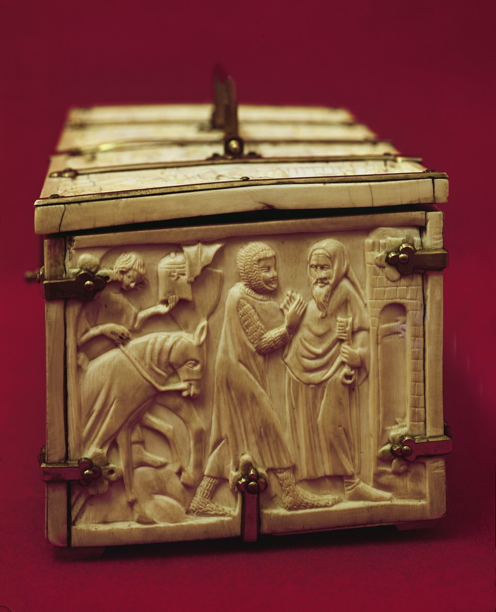 Romantizm edebiyatından sahneler içeren tabut, 1330