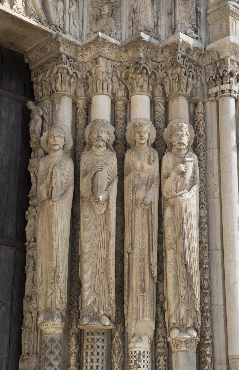 Katedral de chartres, kraliyet kapısının orta bölmesinin sağındaki yangın detayı, soldan sağa, bir peygamber, Kral David, bir Kraliçe, Süleyman by French School