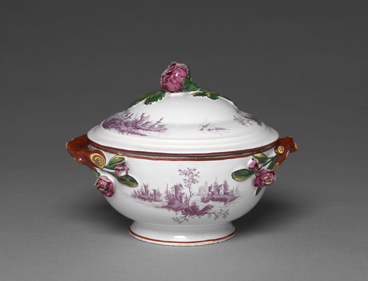 Saint Clement Fabrikası tarafından üretilen Kapalı Kase, c.1775 by French School