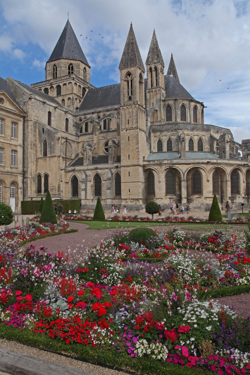 güneydoğudan Abbey bir görünümünü tasvir by French School