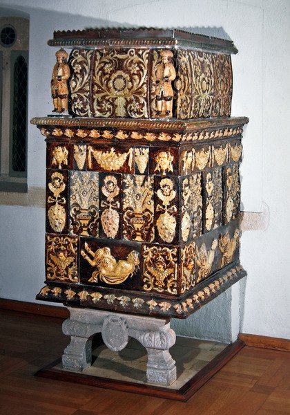 Ev Sobası, c. 1705 (seramik) by French School