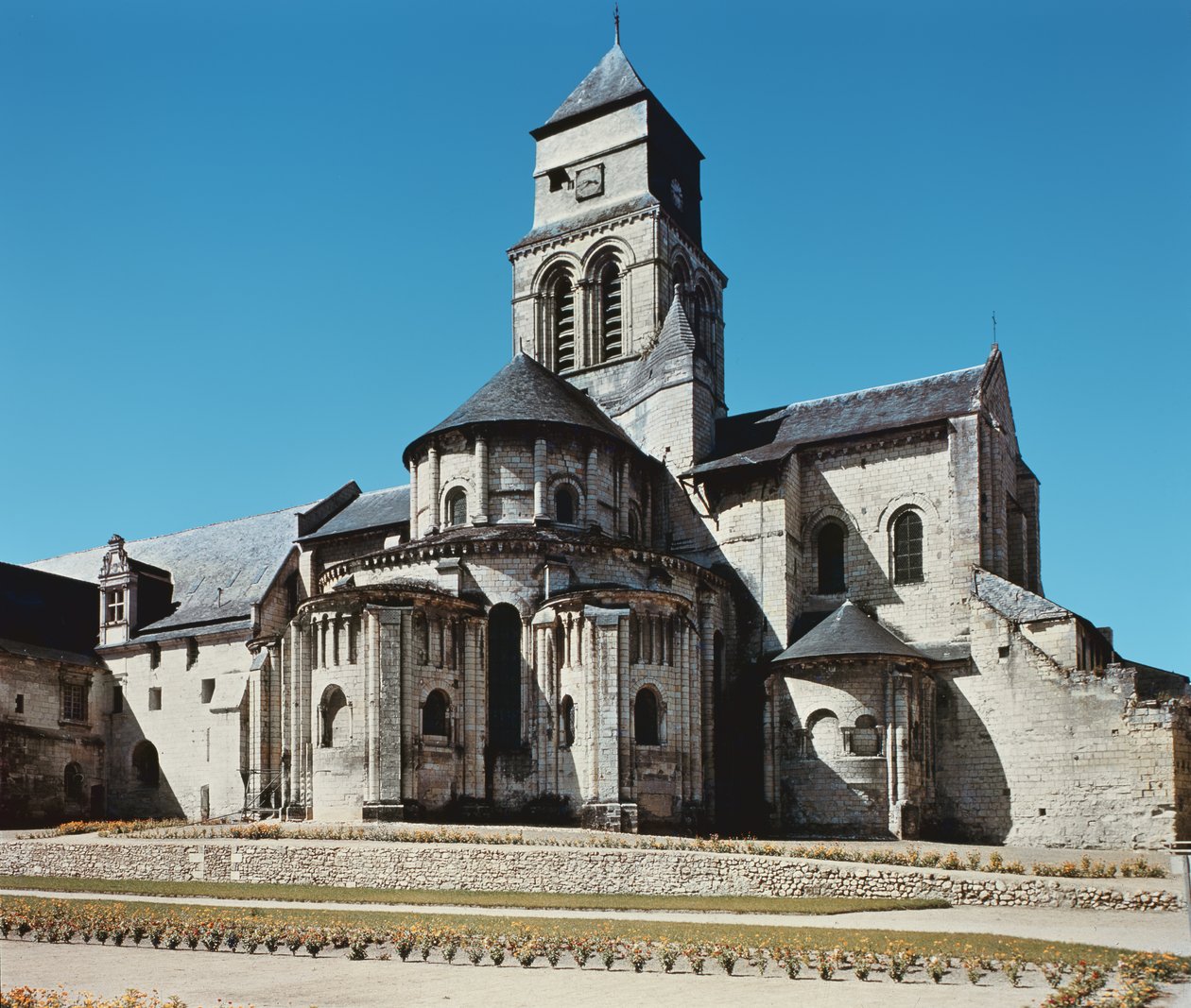 Manastır kilisesinin dış cephesi by French School