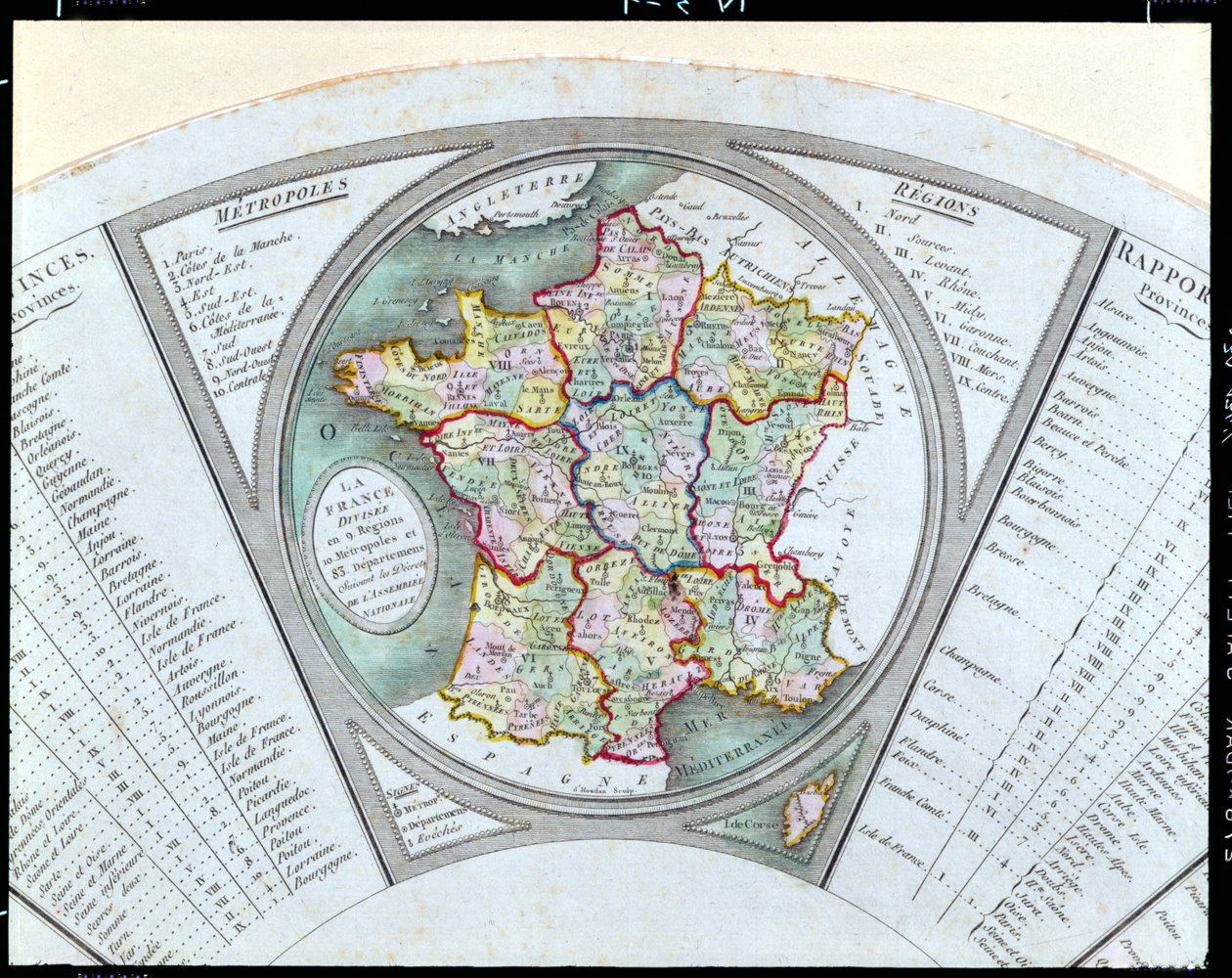 Fransa Haritasını 9 bölgeye, 10 metropole ve 83 bölüme ayrılmış olarak gösteren yelpaze, 1790 by French School